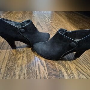 Women's Aersoles sz 8.5